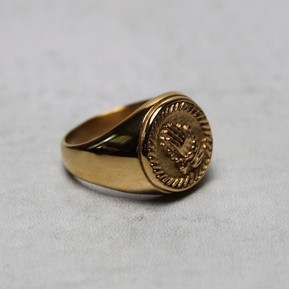 Gold Praying Hands Ring Size 7-12 - Picture 3 of 4